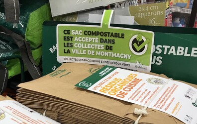 Les sacs compostables acceptés dans les collectes de la Ville maintenant facilement repérables